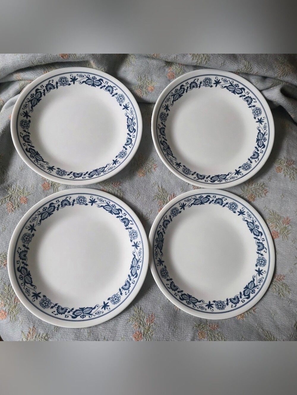 Vintage Corelle Blue Onion 6.75" Plates - Set of 4